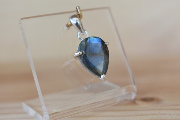 Steinschmuck