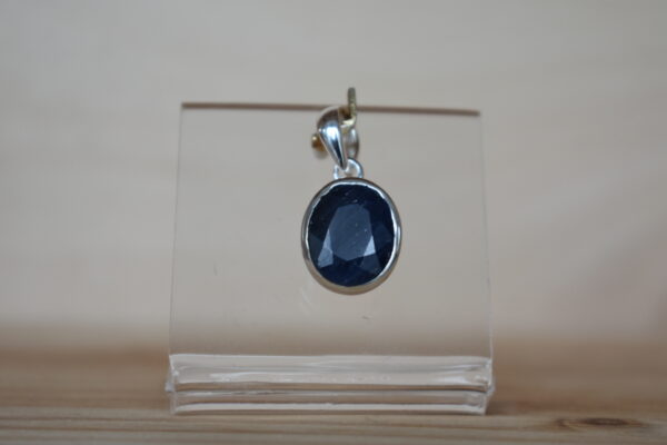 Steinschmuck